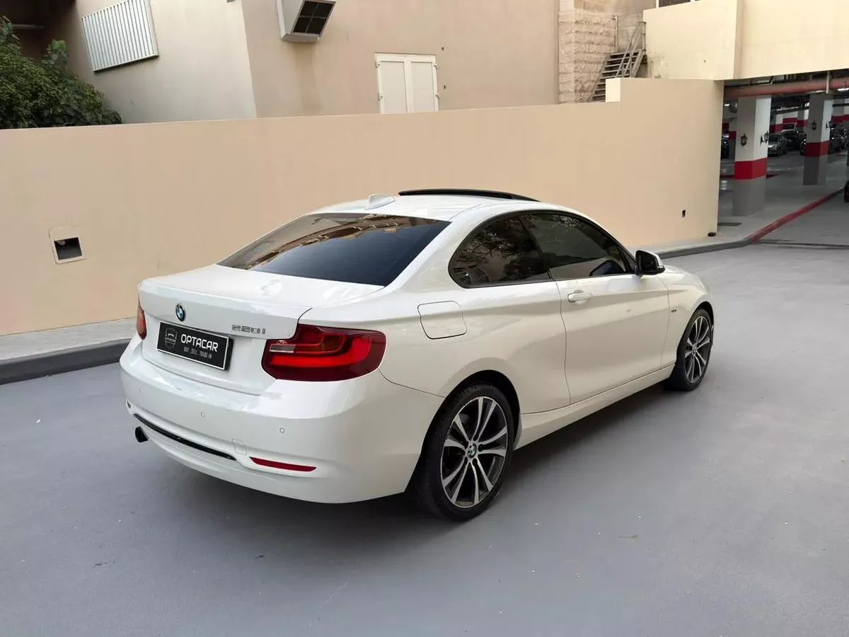 Gulf Specs 2014 BMW 220i SPORT COUPE 2.0Litre Turbo-Charged Top-4-4