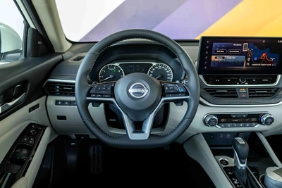 Nissan Altima SL-12