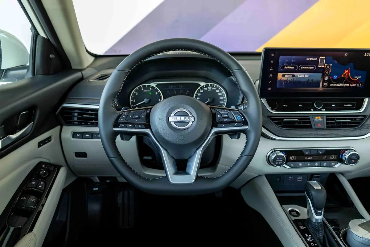 Nissan Altima SL-12-12
