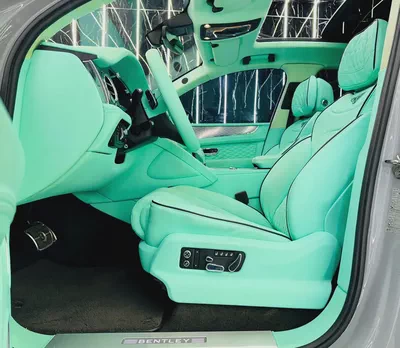 Bentley Bentayga V8 | First Edition | Rare Interior | GCC-12