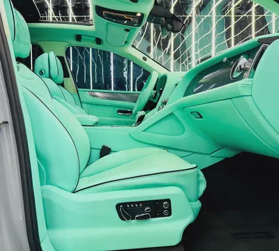 Bentley Bentayga V8 | First Edition | Rare Interior | GCC-13