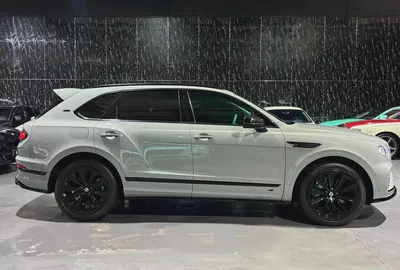 Bentley Bentayga V8 | First Edition | Rare Interior | GCC-5