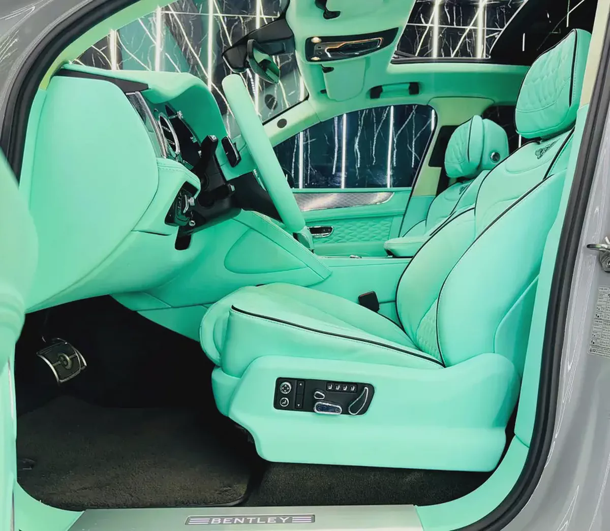 Bentley Bentayga V8 | First Edition | Rare Interior | GCC-12-12