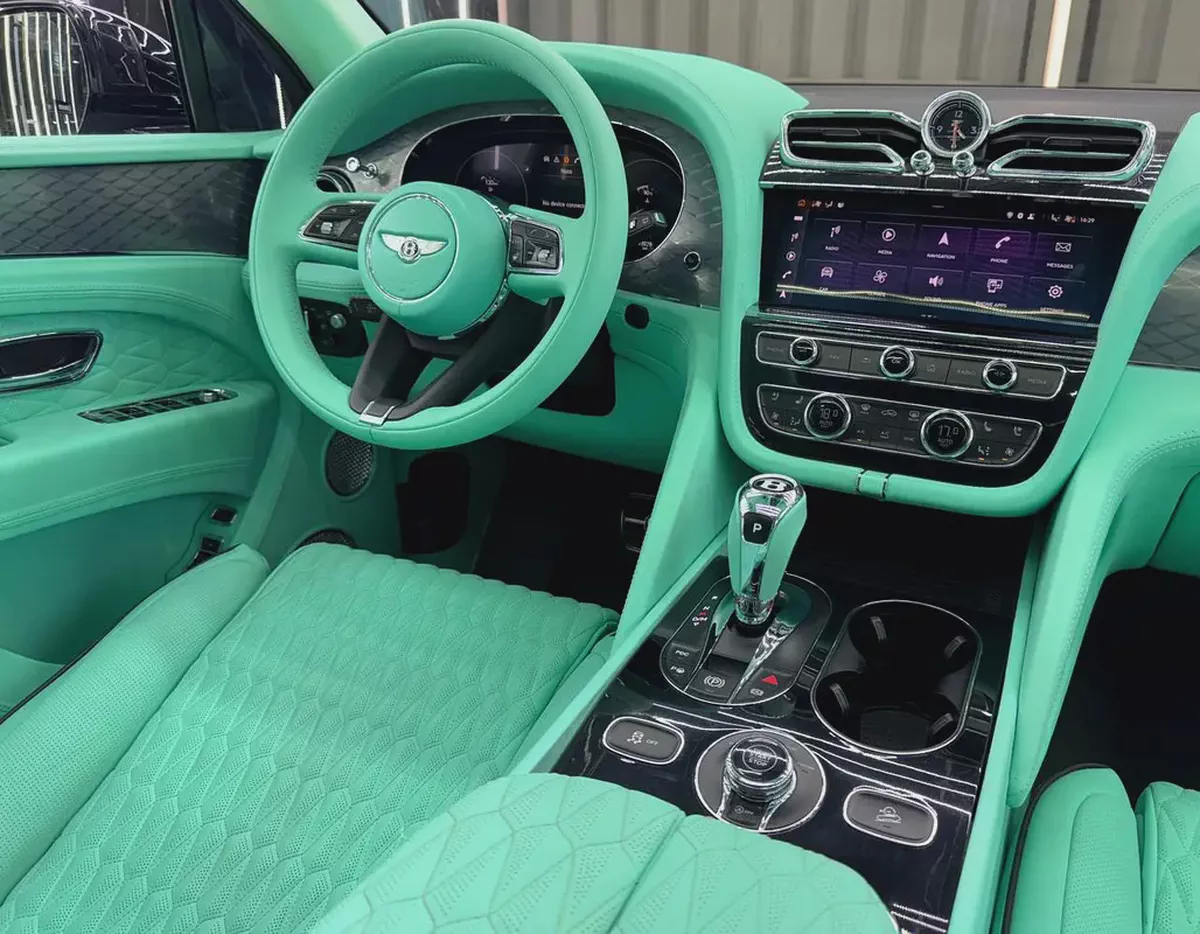Bentley Bentayga V8 | First Edition | Rare Interior | GCC-15-15