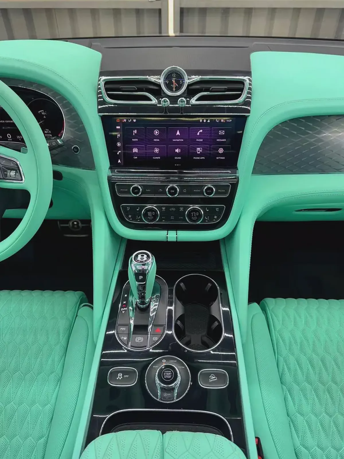 Bentley Bentayga V8 | First Edition | Rare Interior | GCC-16-16