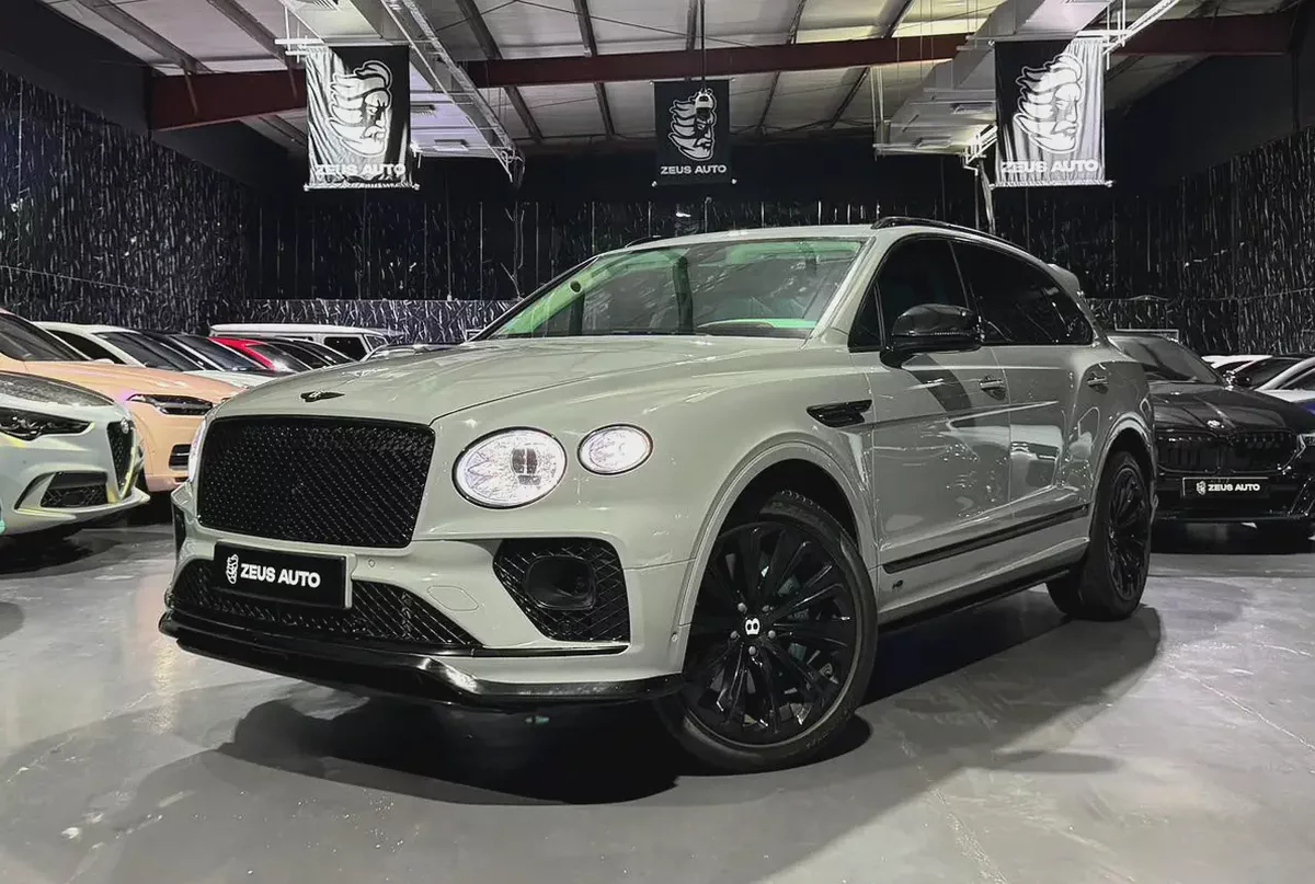 Bentley Bentayga V8 | First Edition | Rare Interior | GCC