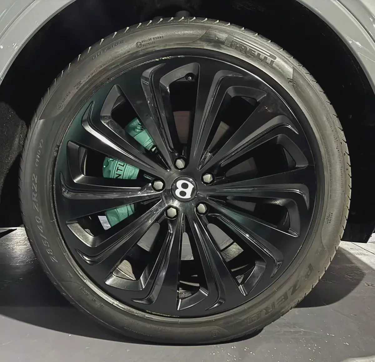 Bentley Bentayga V8 | First Edition | Rare Interior | GCC-8-8