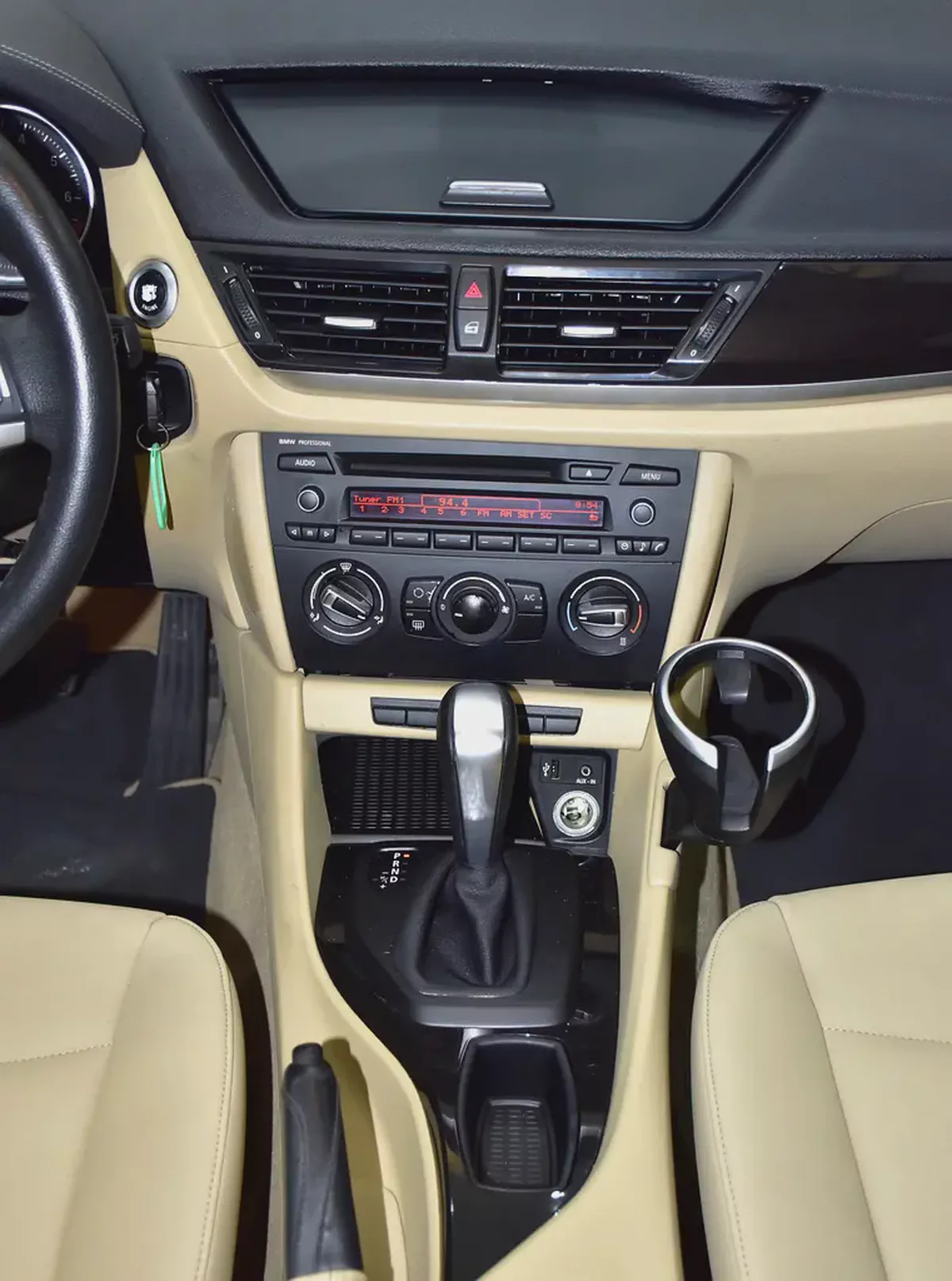 EXCELLENT DEAL for our BMW X1 sDrive18i ( 2015 Model ) in Blue Color! GCC Specs-12-12