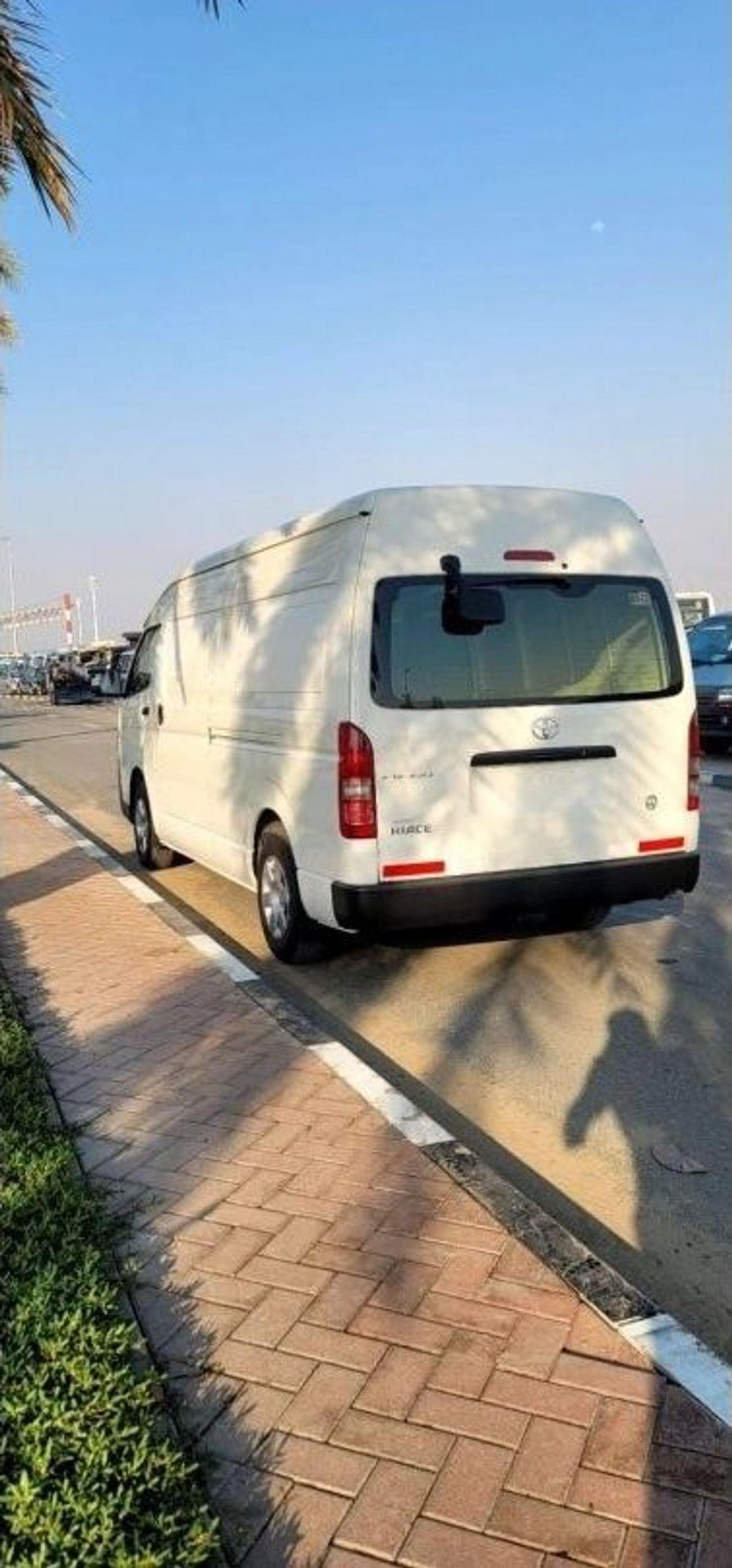 Toyota Hiace GL HIACE 2.5L HIROOF CARGO  PETROL-2-0