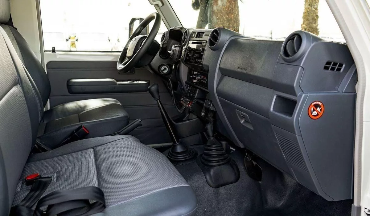 Toyota Land Cruiser 70 LC 78 HARDTOP 2.8L MT TOYOTA LAND CRUISER LC78 4.2L AMBULANCE-17-0