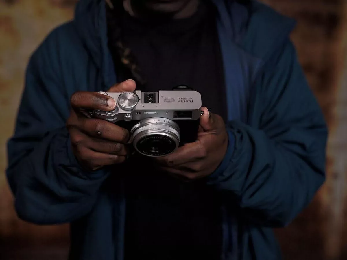 Fujifilm x100vi silver camera-1-1