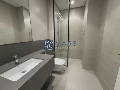 Spacious 3BR Middle unit in Green Community | Ready to move-2