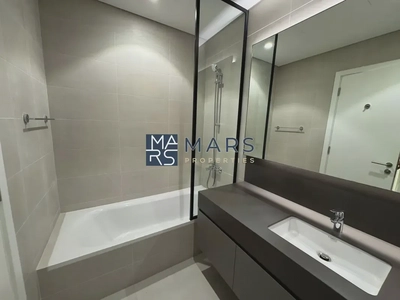 Spacious 3BR Middle unit in Green Community | Ready to move-5