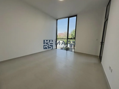 Spacious 3BR Middle unit in Green Community | Ready to move-6