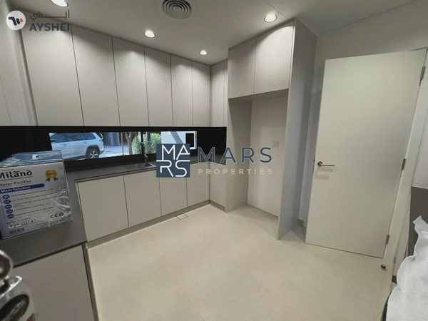 Spacious 3BR Middle unit in Green Community | Ready to move