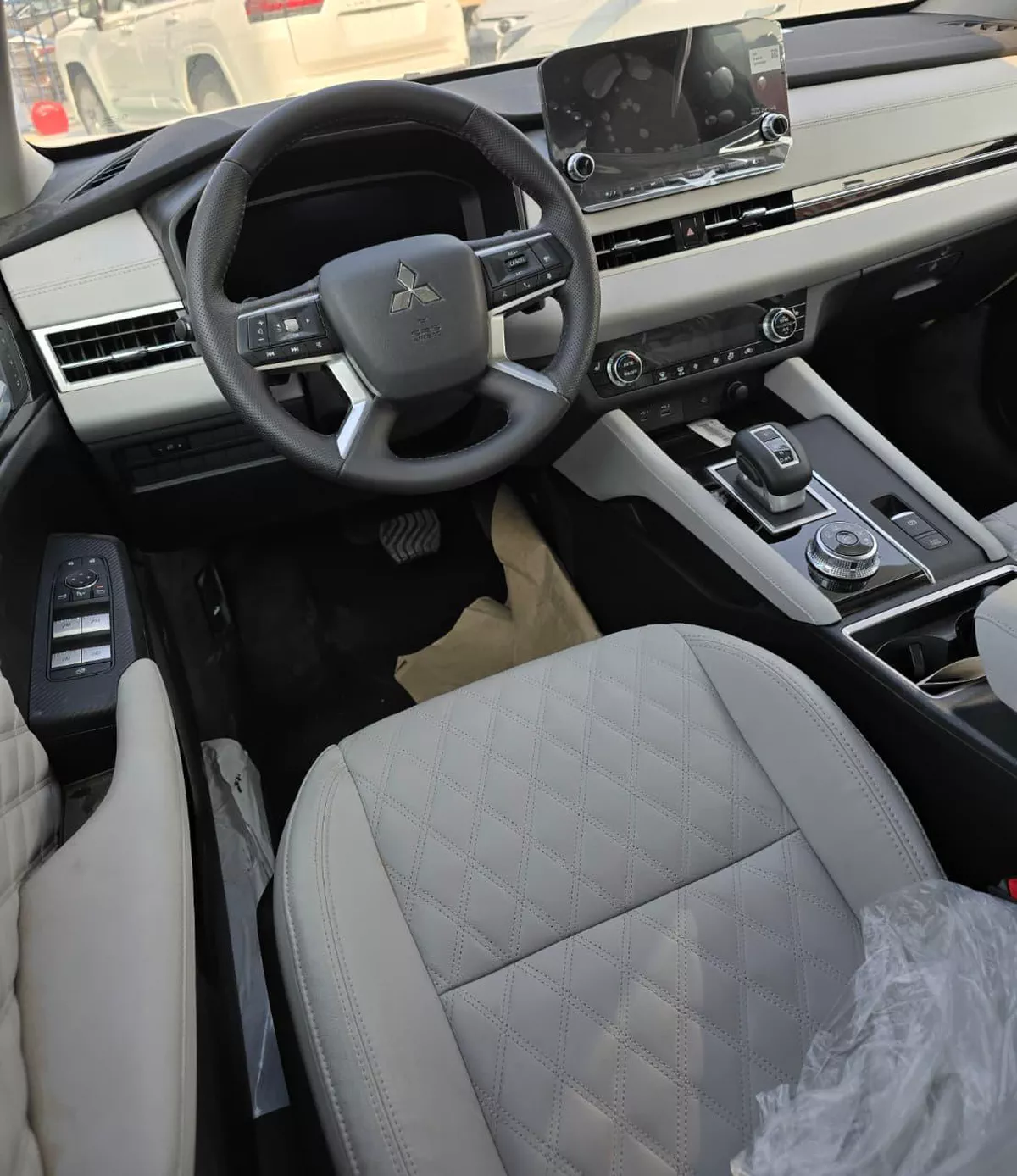 MITSUBISHI OUTLANDER H LINE-15-15