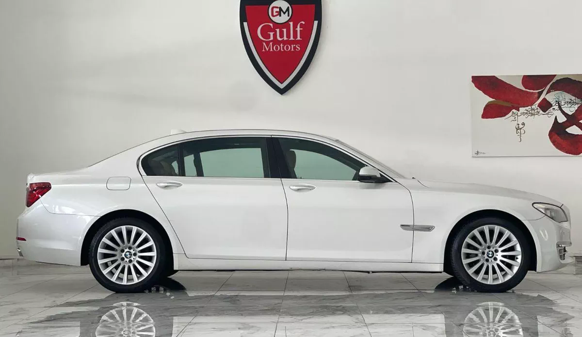 BMW 740Li EXECUTIVE V6  GCC SPECS - EXCELLENT CONDITION-2-0