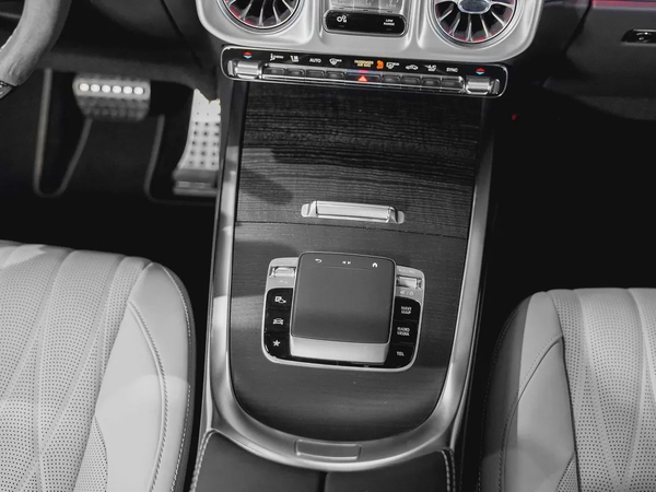 G63 2025 - FACTORY WARRANTY - G MANUFAKTUR OFFICIAL-DOUBLE NIGHT PACKAGE-DIAMOND SEATS-OFFICIAL RIMS