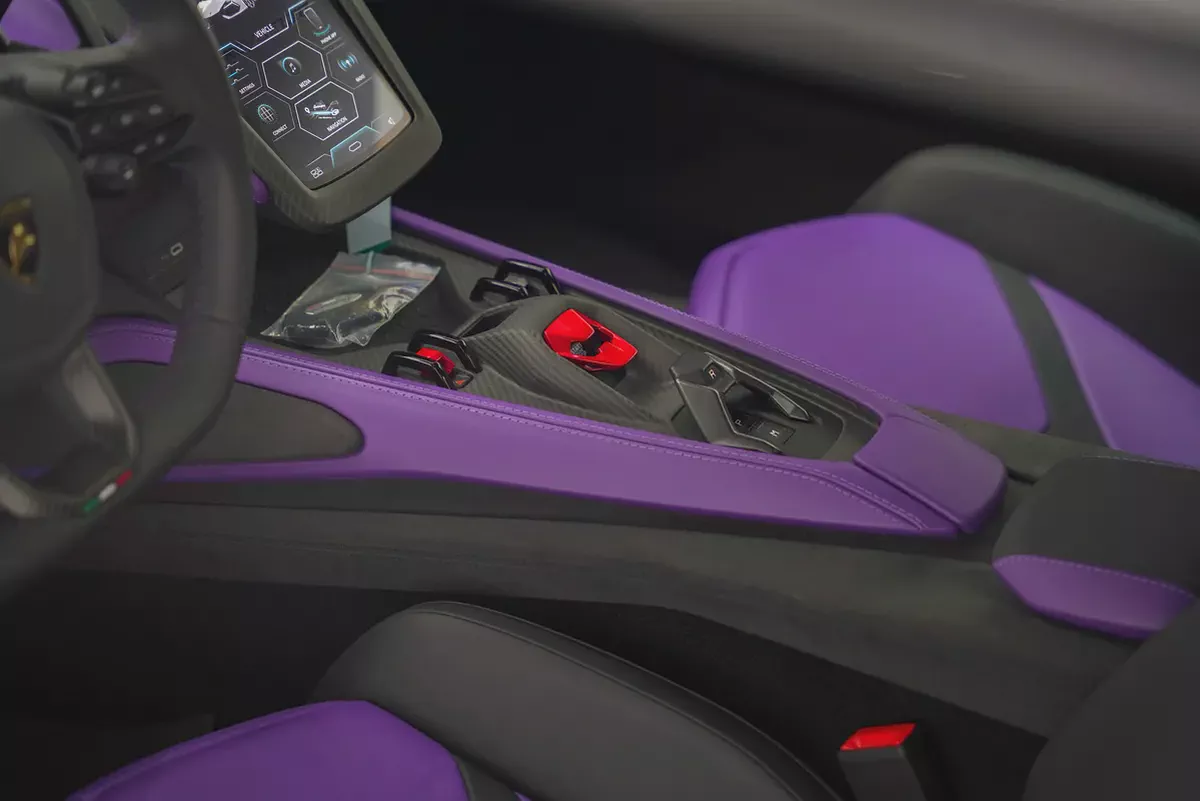 2025 LAMBORGHINI REVUELTO-9-9