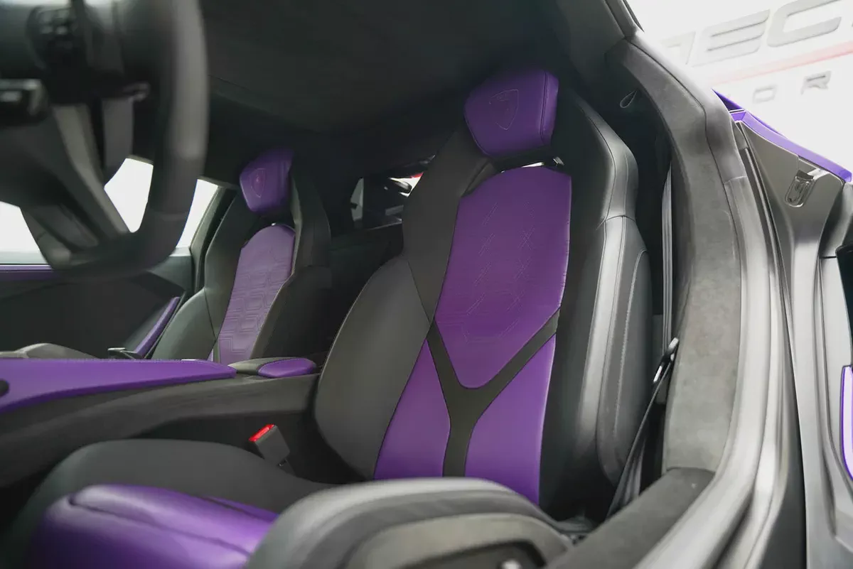 2025 LAMBORGHINI REVUELTO-10-10