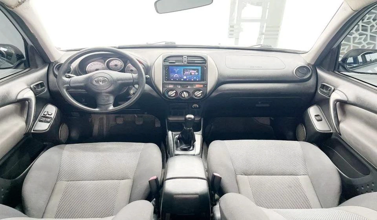 Toyota RAV4 PW CL Manual Transmission -Excellent Condition .Al- Futtaim motors