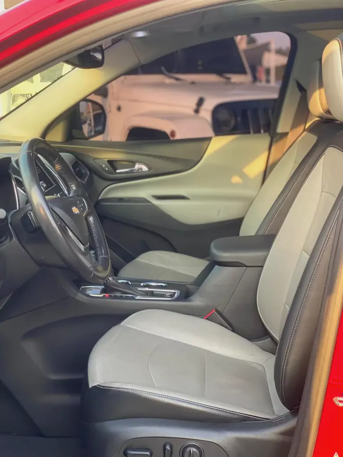 (2020) CHEVROLET EQUINOX //GCC//FULL OPTION//LOW MILLAGE//EXCELLENT CONDITION//-9-9