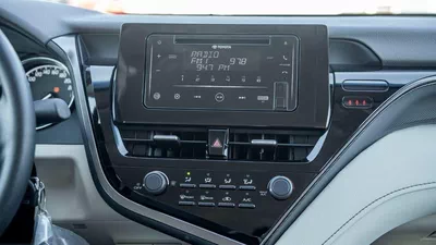 Toyota Camry LE 2.5P AT MY2023 – SILVER-12