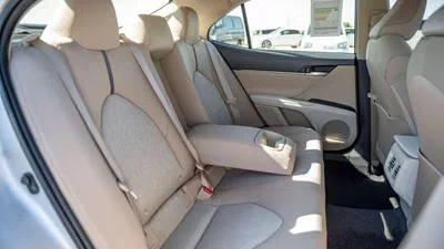 Toyota Camry LE 2.5P AT MY2023 – SILVER-15