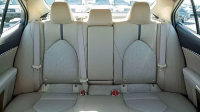 Toyota Camry LE 2.5P AT MY2023 – SILVER-18
