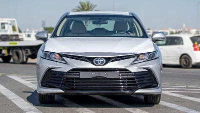Toyota Camry LE 2.5P AT MY2023 – SILVER-1
