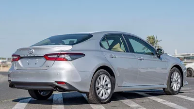 Toyota Camry LE 2.5P AT MY2023 – SILVER-3