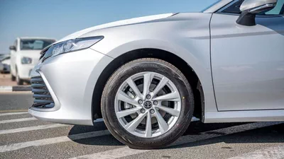 Toyota Camry LE 2.5P AT MY2023 – SILVER-6