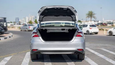 Toyota Camry LE 2.5P AT MY2023 – SILVER-8