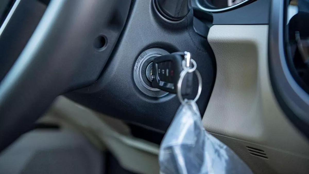Toyota Camry LE 2.5P AT MY2023 – SILVER-13-0