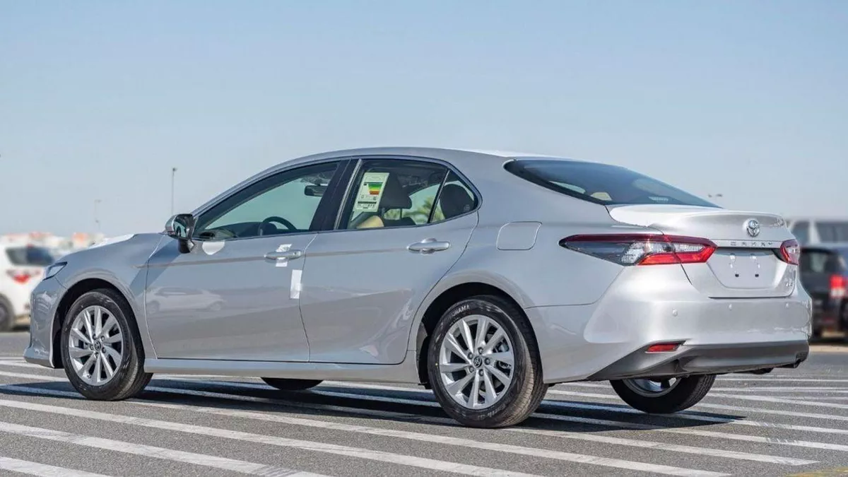 Toyota Camry LE 2.5P AT MY2023 – SILVER-5-0