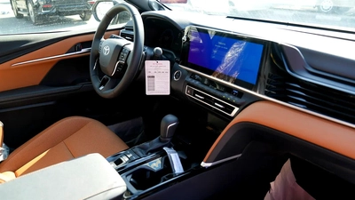 TOYOTA CAMRY LUMIER 2.5L HYBRID FULL OPTION MODEL 2025-4