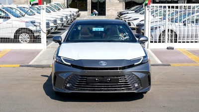 TOYOTA CAMRY LUMIER 2.5L HYBRID FULL OPTION MODEL 2025-5