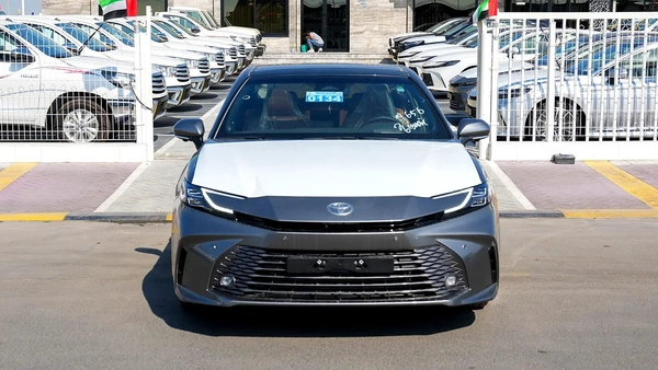 TOYOTA CAMRY LUMIER 2.5L HYBRID FULL OPTION MODEL 2025