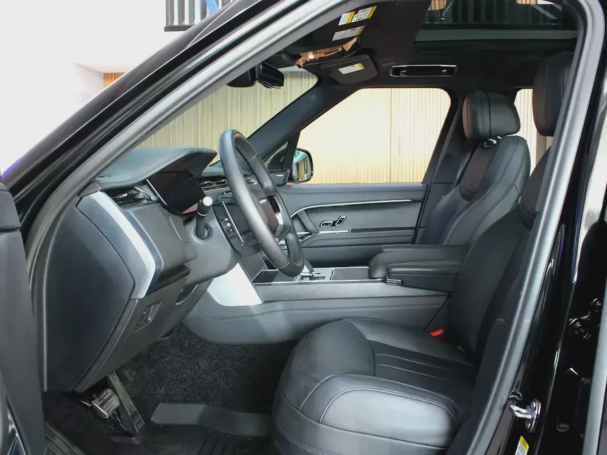 2025 - Land Rover Range Rover Vogue SE 2025 - Low mileage-8-8