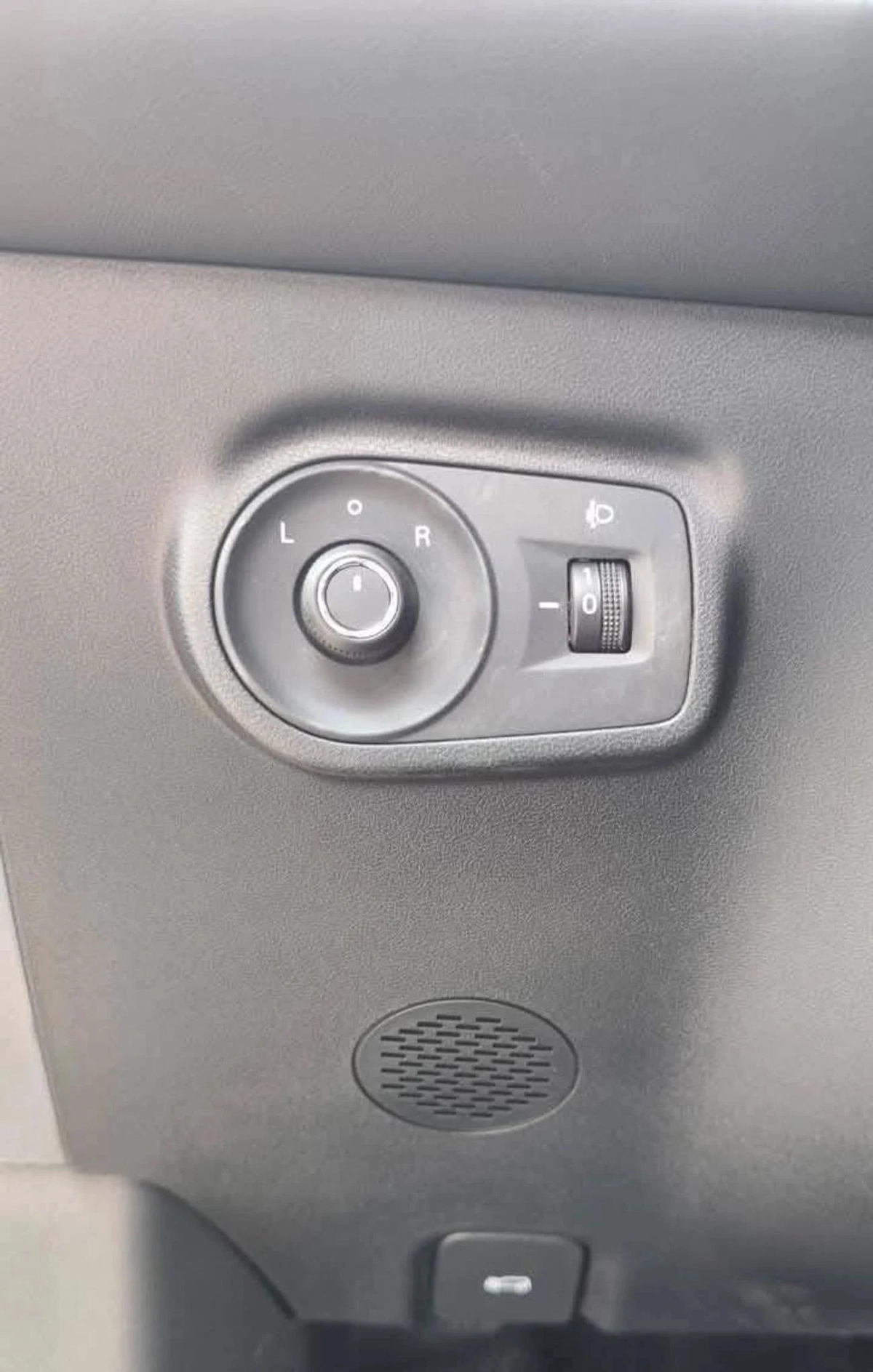 MG ZS FACE-LEFT-14-14