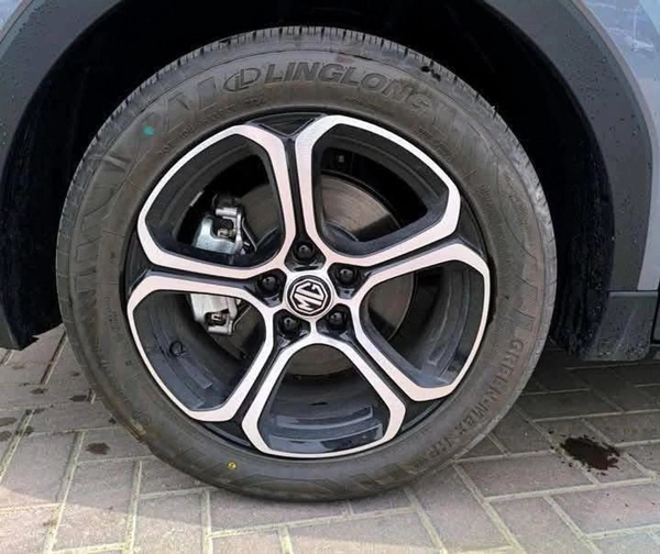 MG ZS FACE-LEFT