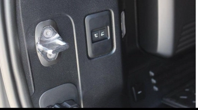 New 2024 Land Rover defender-13