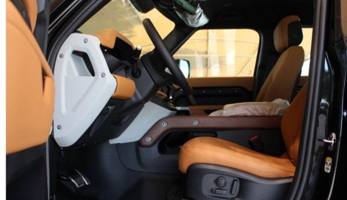 New 2024 Land Rover defender-4-4