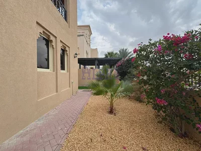 Luxury 5 Bed Villa | Spacious | Sea View-8