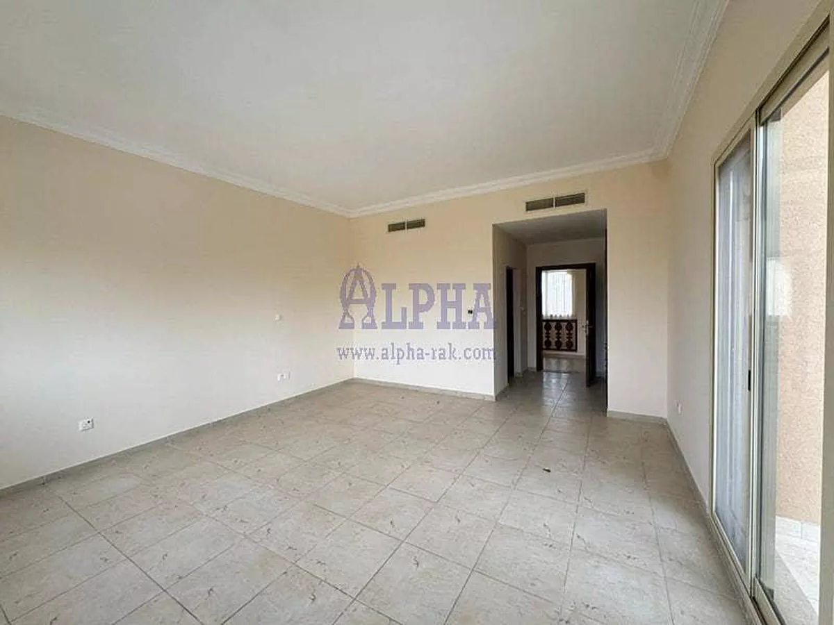 Luxury 5 Bed Villa | Spacious | Sea View-4-4