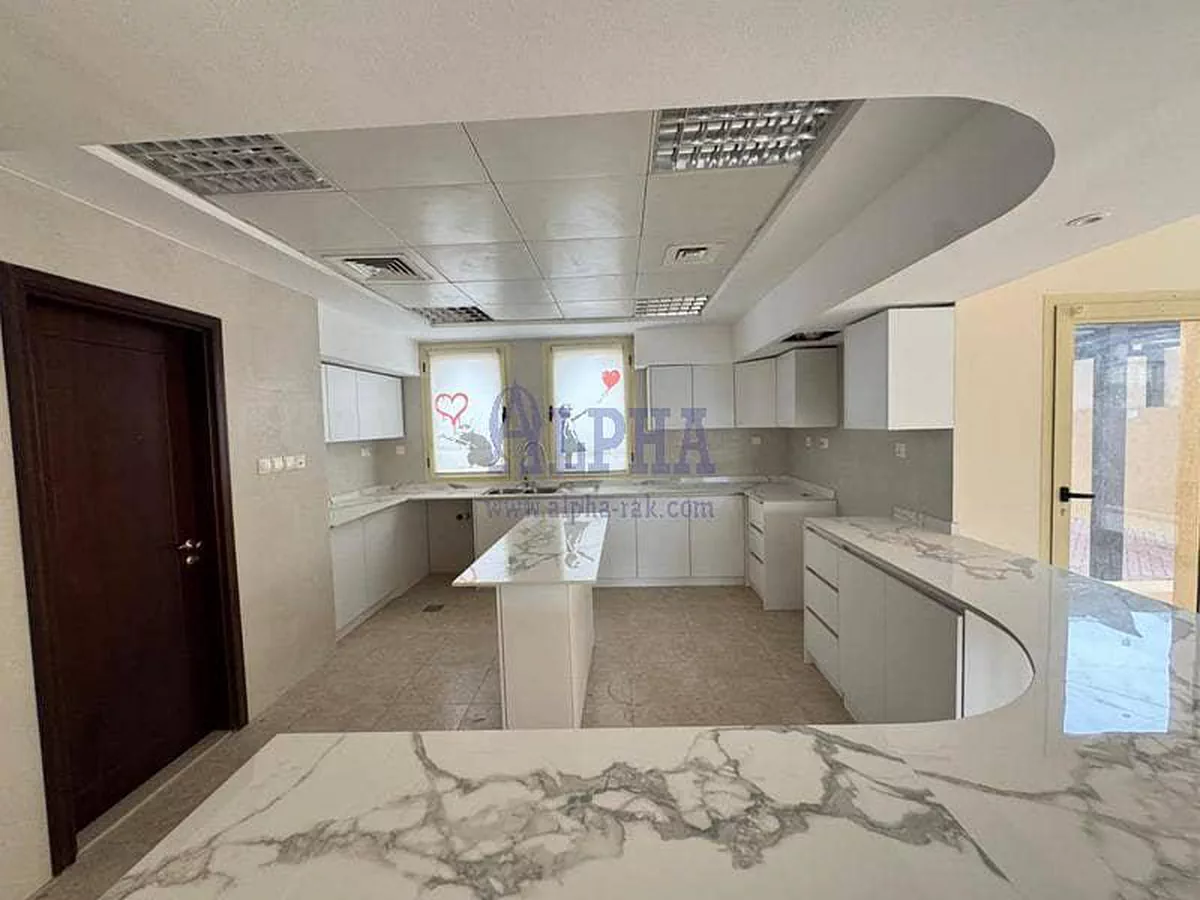 Luxury 5 Bed Villa | Spacious | Sea View-6-6