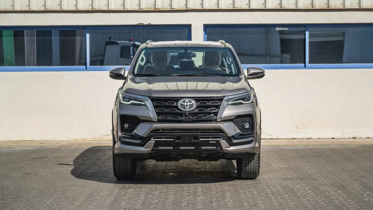 | Toyota Fortuner SR5 4.0L | GCC |  2026 | Specs | 0KM | Brand New-1-1