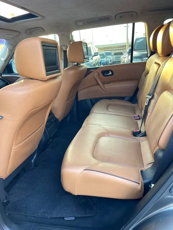 Nissan Patrol LE Platinum 2016 - GCC Specs - Excellent Condition