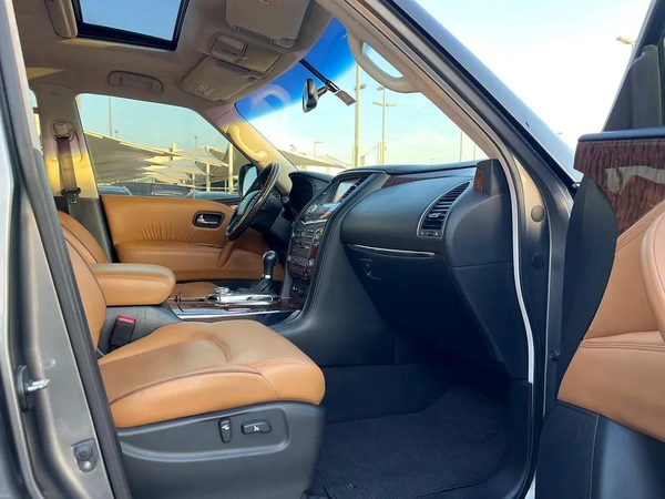 Nissan Patrol LE Platinum 2016 - GCC Specs - Excellent Condition