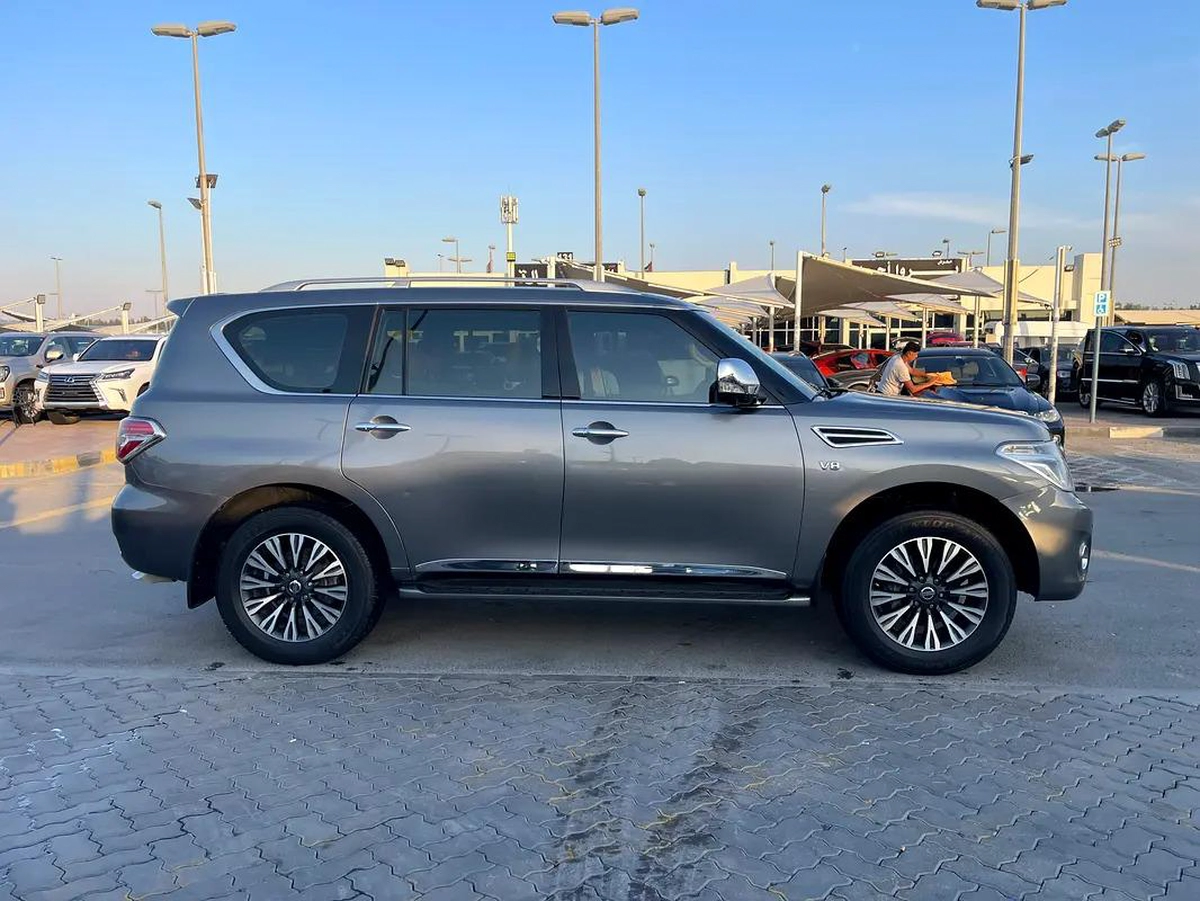 Nissan Patrol LE Platinum 2016 - GCC Specs - Excellent Condition-2-2